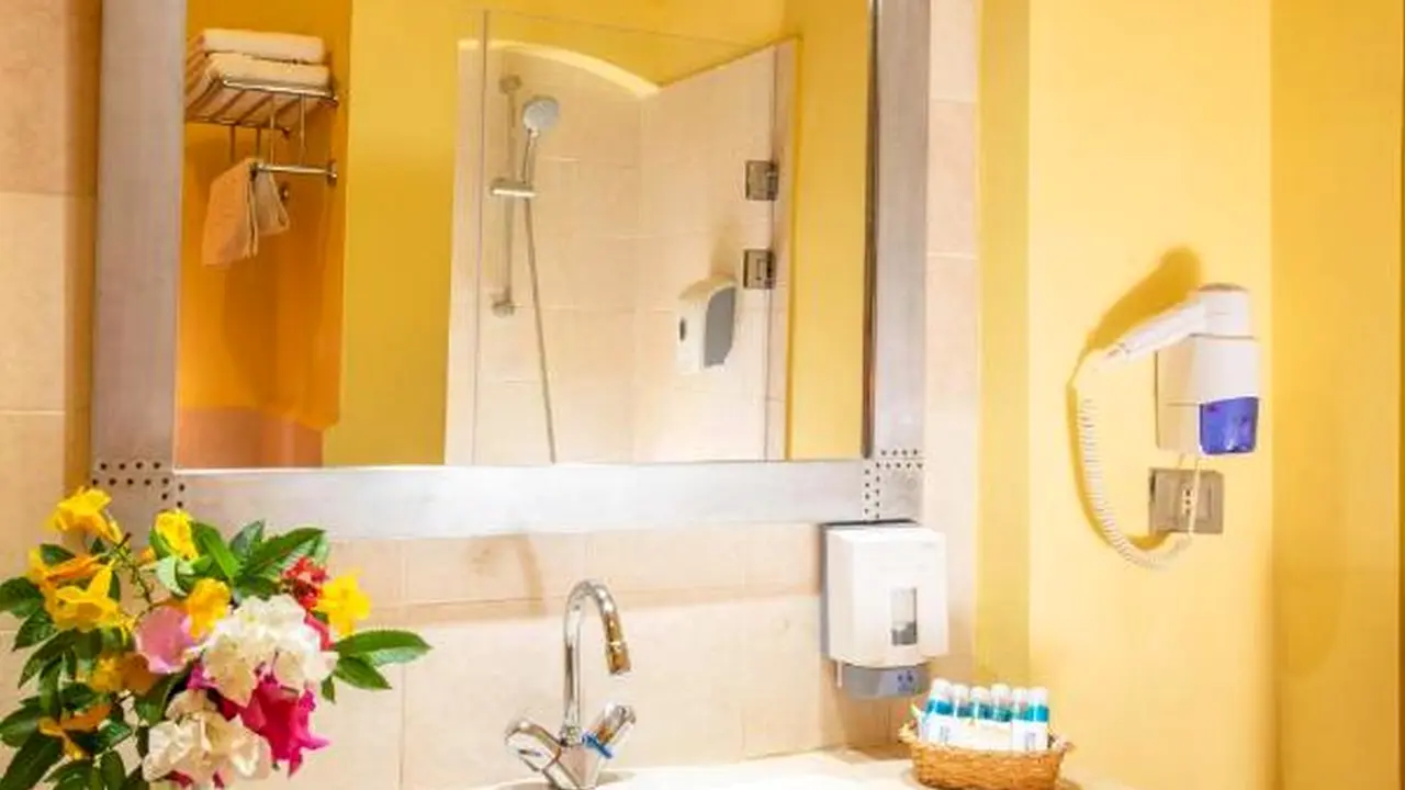 الفندق ثري كورنرز ريحانة - الجونة